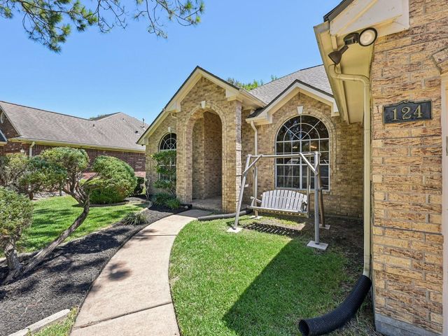 124 Crimson Bay Drive, League City, TX 77573