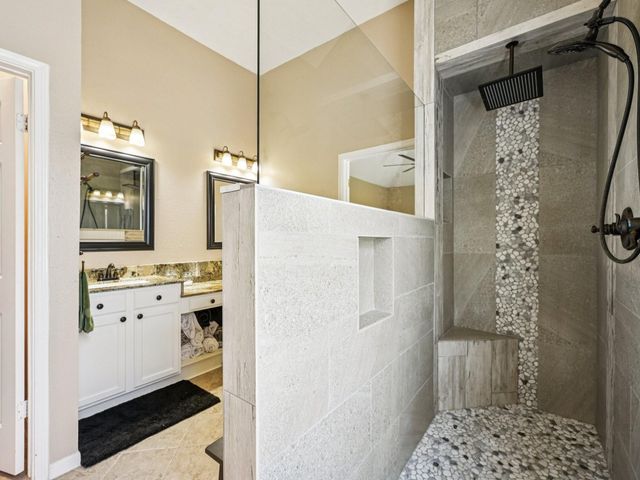 124 Crimson Bay Drive, League City, TX 77573