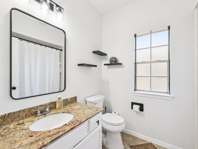 124 Crimson Bay Drive, League City, TX 77573