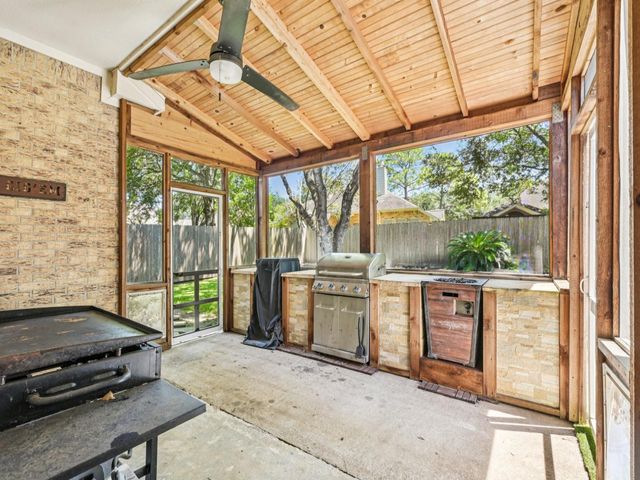 124 Crimson Bay Drive, League City, TX 77573
