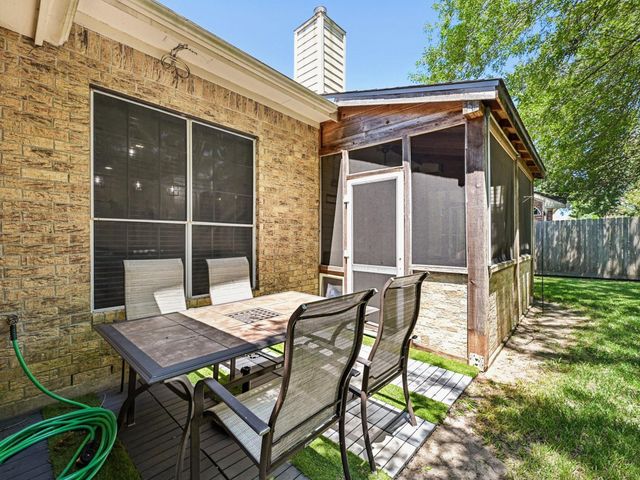 124 Crimson Bay Drive, League City, TX 77573