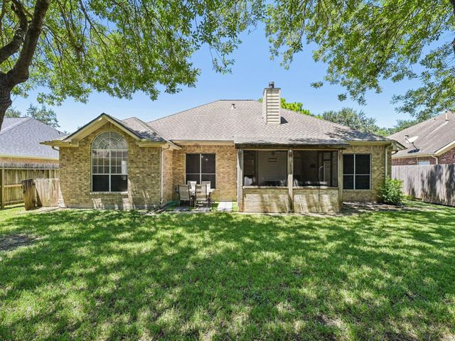 124 Crimson Bay Drive, League City, TX 77573