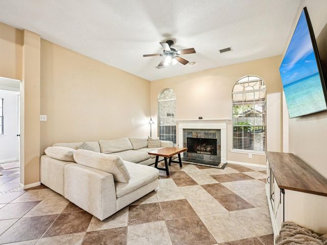 124 Crimson Bay Drive, League City, TX 77573