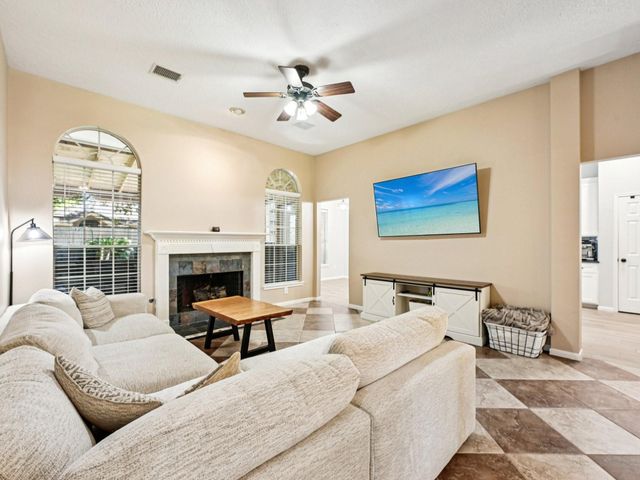 124 Crimson Bay Drive, League City, TX 77573