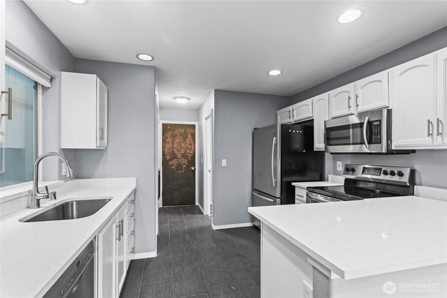 8929 160th Street Ct E, Puyallup, WA 98375