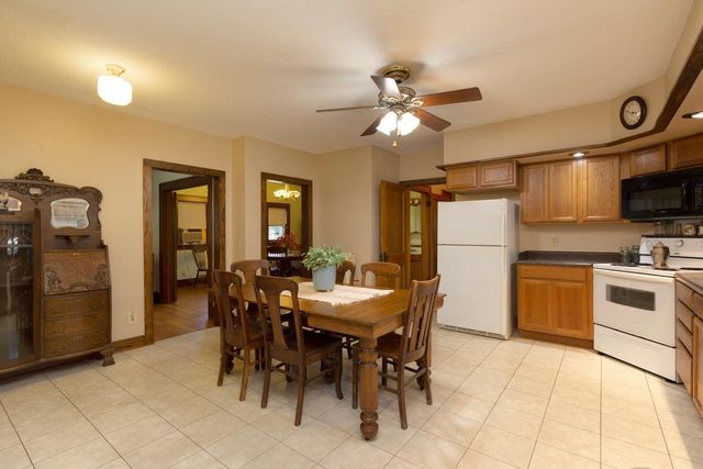 402 Bethel St., Parkersburg, IA 50665