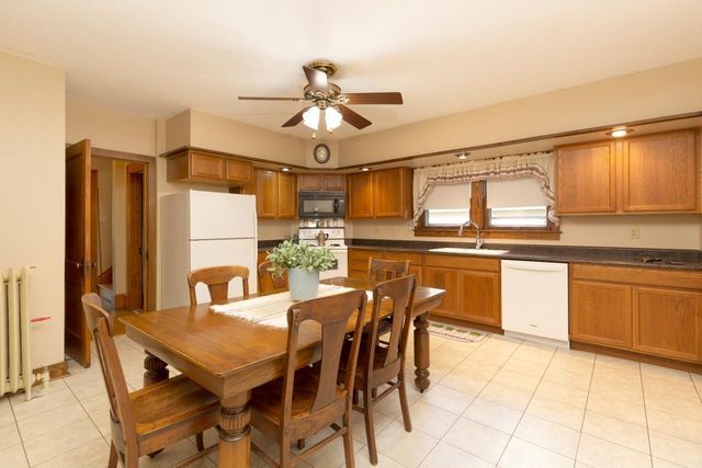 402 Bethel St., Parkersburg, IA 50665