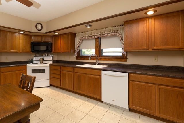 402 Bethel St., Parkersburg, IA 50665