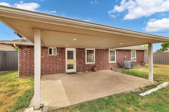 500 Butler Street, Moore, OK 73160