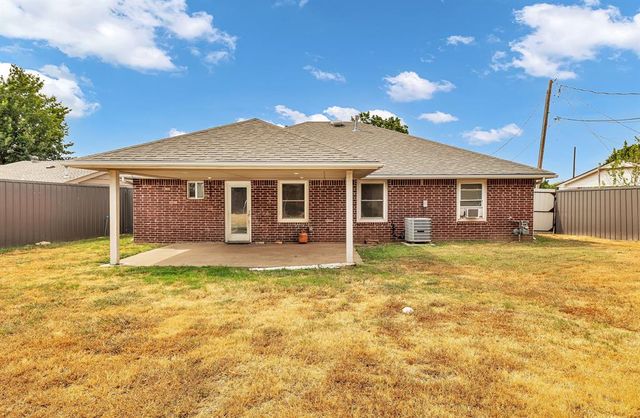 500 Butler Street, Moore, OK 73160