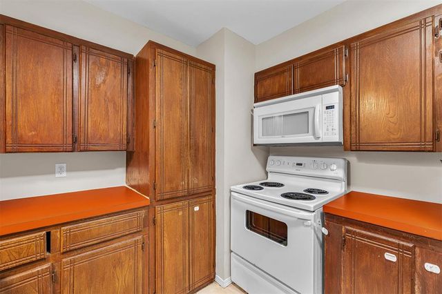 500 Butler Street, Moore, OK 73160