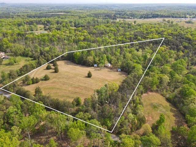 1810 Skunk Hollow Road, Campobello, SC 29322