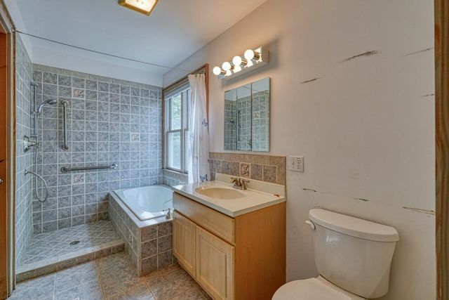 1810 Skunk Hollow Road, Campobello, SC 29322