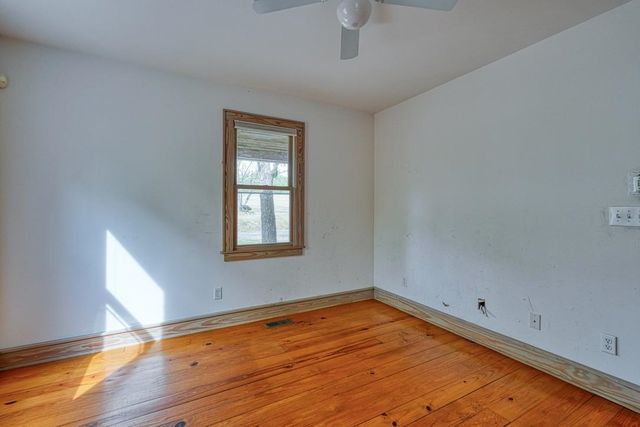 1810 Skunk Hollow Road, Campobello, SC 29322