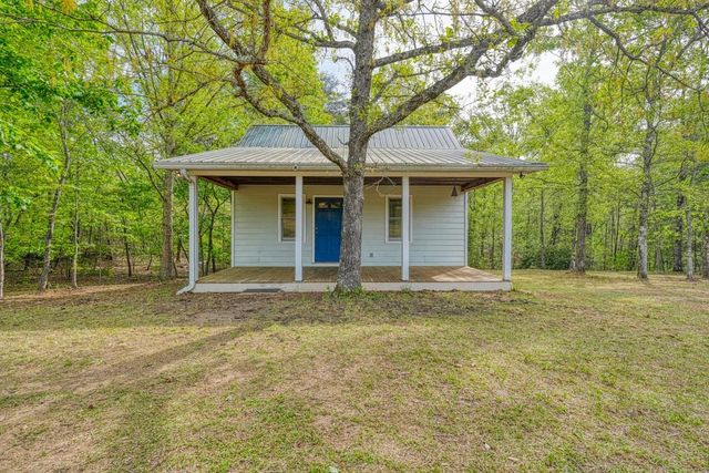 1810 Skunk Hollow Road, Campobello, SC 29322