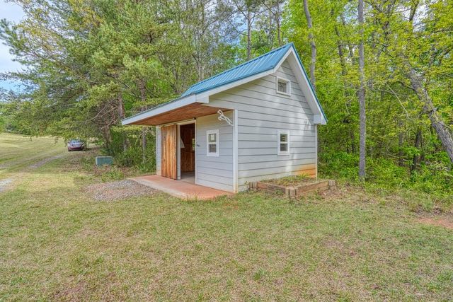 1810 Skunk Hollow Road, Campobello, SC 29322