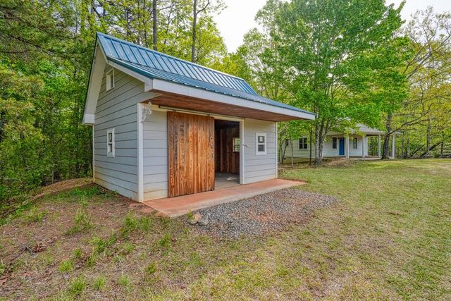 1810 Skunk Hollow Road, Campobello, SC 29322
