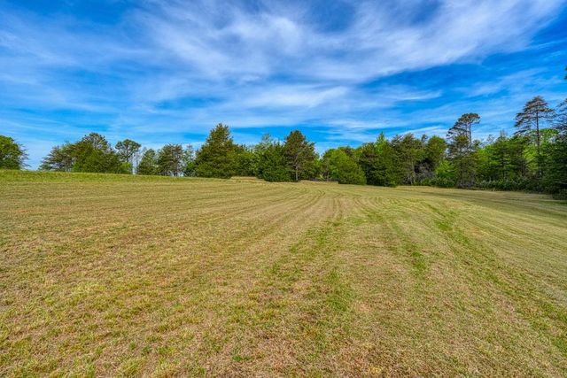 1810 Skunk Hollow Road, Campobello, SC 29322