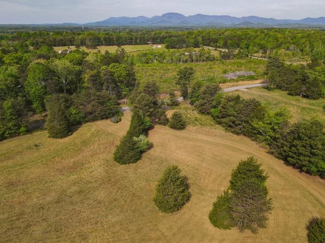 1810 Skunk Hollow Road, Campobello, SC 29322