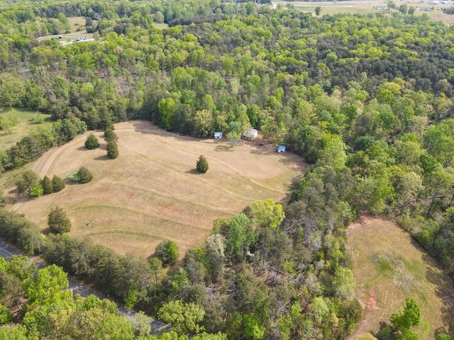 1810 Skunk Hollow Road, Campobello, SC 29322