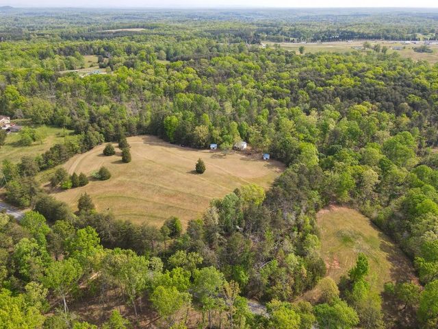 1810 Skunk Hollow Road, Campobello, SC 29322