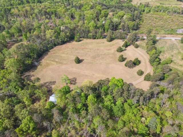 1810 Skunk Hollow Road, Campobello, SC 29322