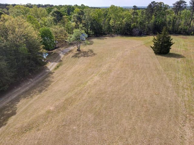 1810 Skunk Hollow Road, Campobello, SC 29322
