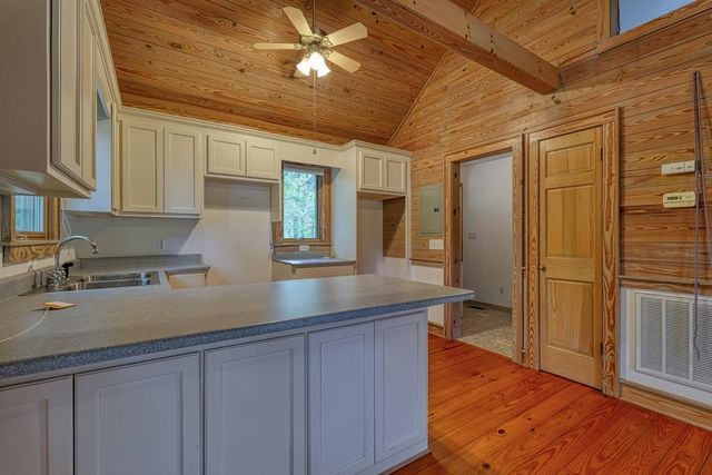 1810 Skunk Hollow Road, Campobello, SC 29322