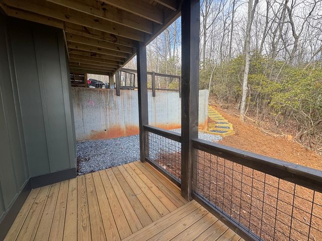 579 Overlook Loop, Young Harris, GA 30582