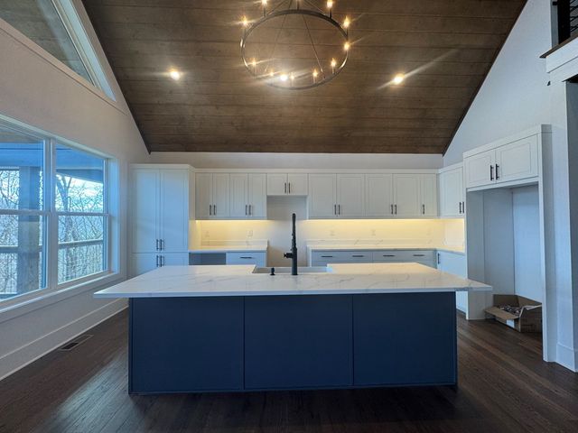 579 Overlook Loop, Young Harris, GA 30582