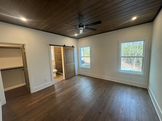 579 Overlook Loop, Young Harris, GA 30582