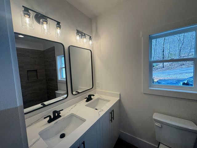 579 Overlook Loop, Young Harris, GA 30582