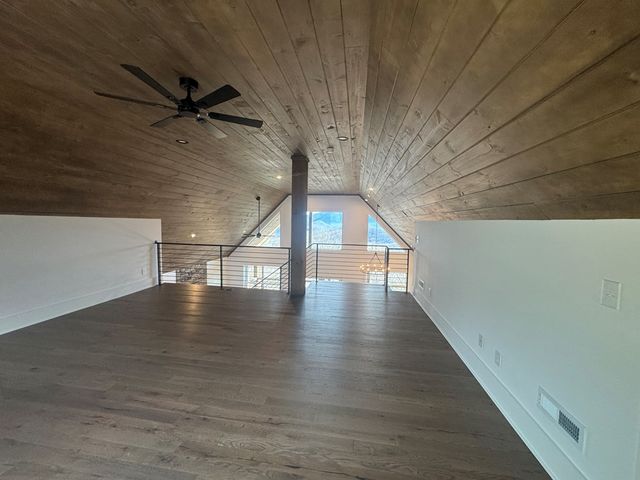 579 Overlook Loop, Young Harris, GA 30582