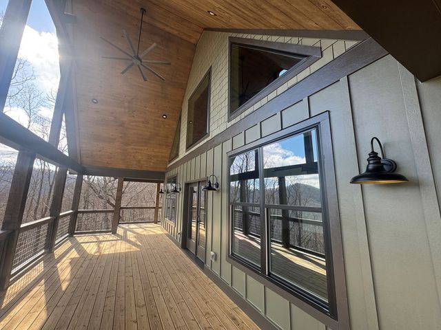 579 Overlook Loop, Young Harris, GA 30582