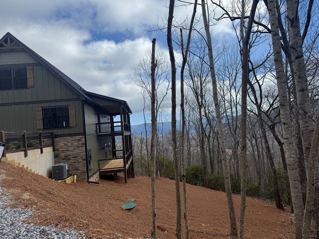 579 Overlook Loop, Young Harris, GA 30582