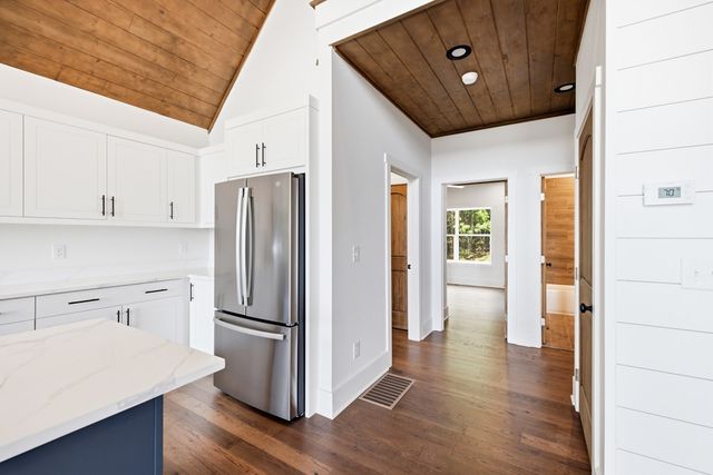 579 Overlook Loop, Young Harris, GA 30582