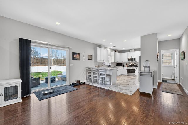 26 Curtin Lane, Marlboro, NY 12542