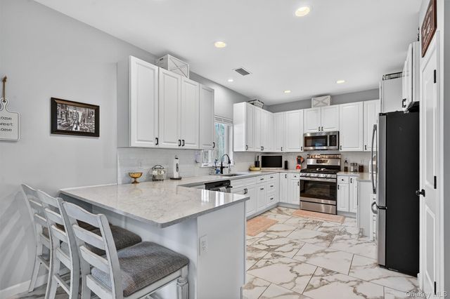26 Curtin Lane, Marlboro, NY 12542