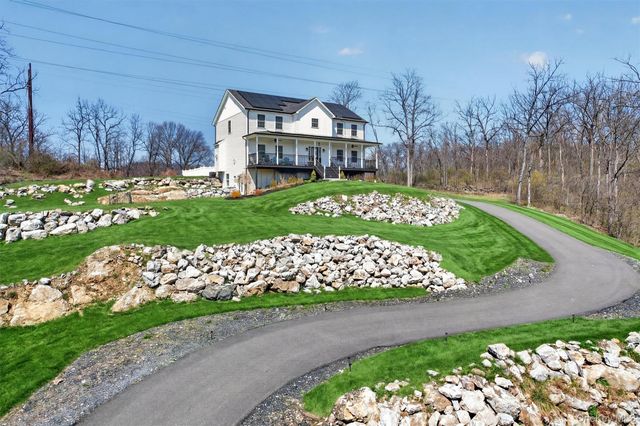 26 Curtin Lane, Marlboro, NY 12542