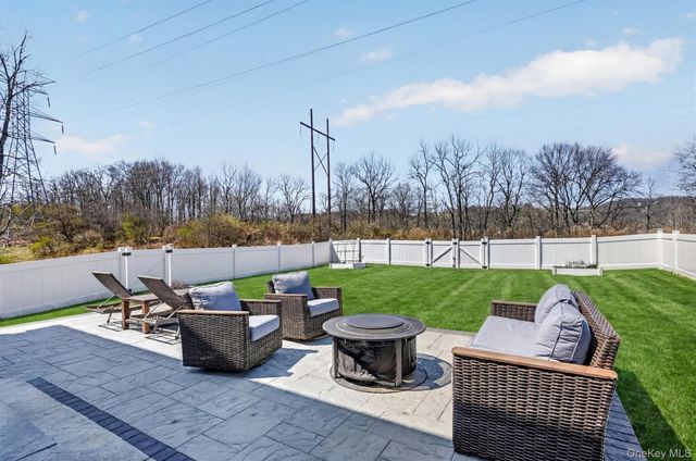 26 Curtin Lane, Marlboro, NY 12542