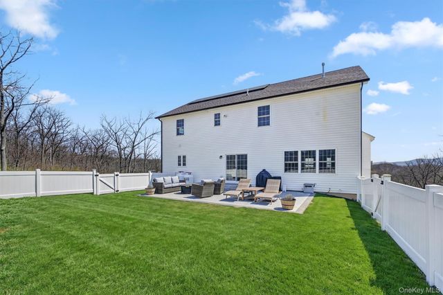 26 Curtin Lane, Marlboro, NY 12542