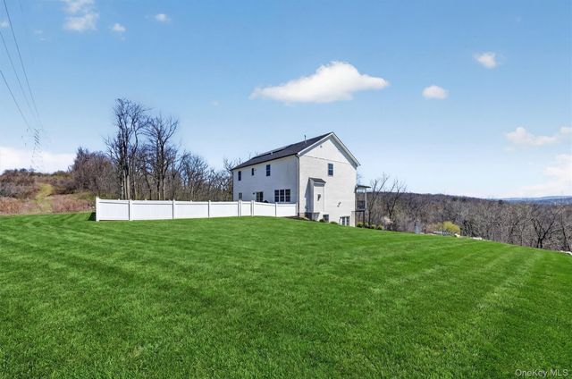 26 Curtin Lane, Marlboro, NY 12542