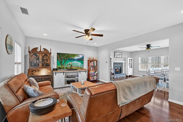 26 Curtin Lane, Marlboro, NY 12542