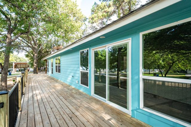110 N Bailey Street, Trinity, TX 75862