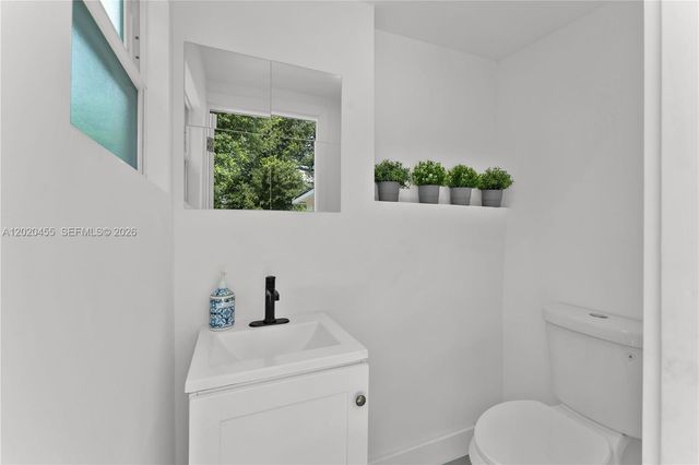 11144 NE 8th Ct, Biscayne Park, FL 33161