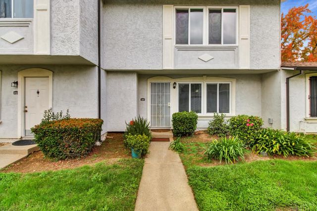 7646 La Mancha Way, Sacramento, CA 95823