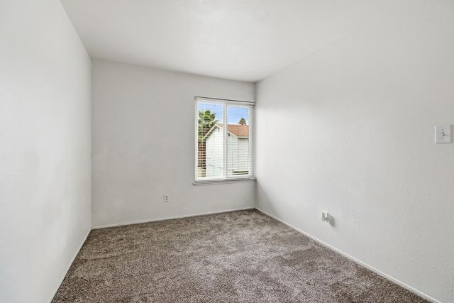 7646 La Mancha Way, Sacramento, CA 95823