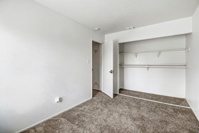 7646 La Mancha Way, Sacramento, CA 95823