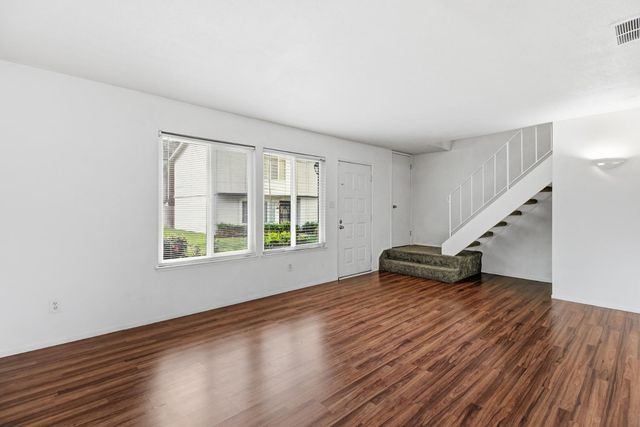 7646 La Mancha Way, Sacramento, CA 95823