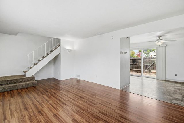 7646 La Mancha Way, Sacramento, CA 95823